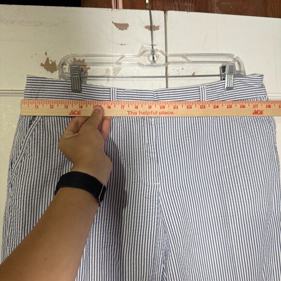 L.L. Bean Seersucker Shorts Blue and White Striped Size 14 Chino Preppy Summer - Picture 3 of 7